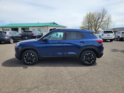 Used 2022 Chevrolet TrailBlazer LT w/ LPO, Blackout Package AWD/4WD image 13