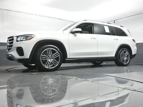 Used 2026 Mercedes-Benz GLS 450 4MATIC image 38