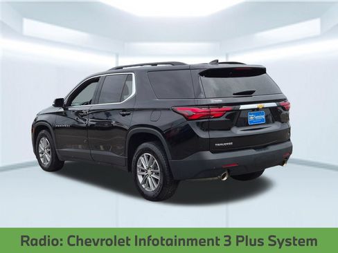 Used 2023 Chevrolet Traverse LT FWD image 4