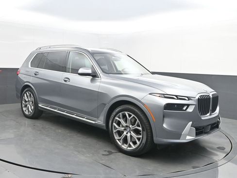 Certified 2024 BMW X7 xDrive40i w/ Premium Package AWD/4WD image 9