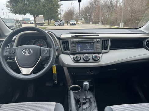 Used 2015 Toyota RAV4 LE image 20