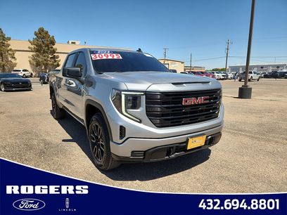 Used 2024 GMC Sierra 1500 Pro w/ Graphite Edition
