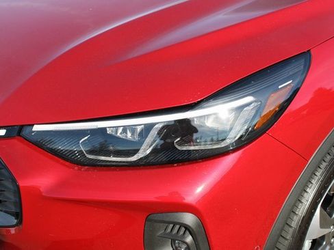 Used 2024 Ford Escape Platinum w/ Premium Technology Package image 10