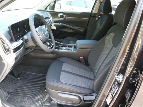 New 2025 Kia Sorento LX FWD image 5