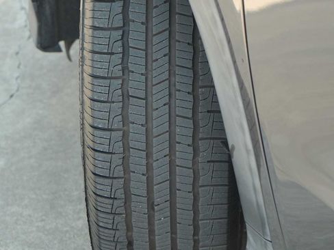 Used 2022 Honda HR-V LX image 29