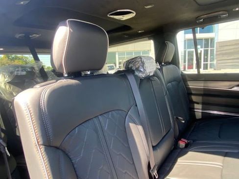 New 2023 Jeep Grand Wagoneer L Series III w/ Quick Order Packagew 28T image 31