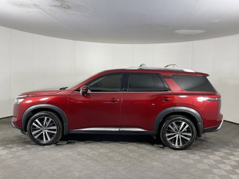 Used 2023 Nissan Pathfinder Platinum w/ Cargo Package image 3