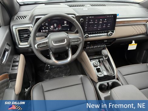 New 2026 GMC Canyon Denali image 8