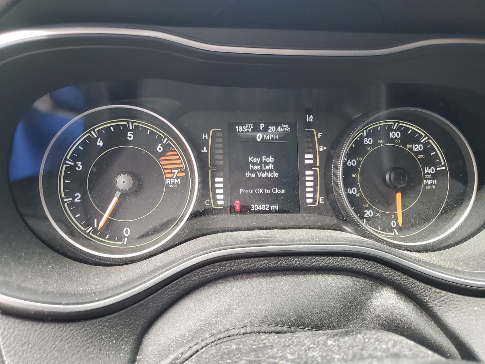 Used 2021 Jeep Cherokee Latitude Plus AWD/4WD image 17