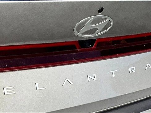 Used 2024 Hyundai Elantra SEL image 8