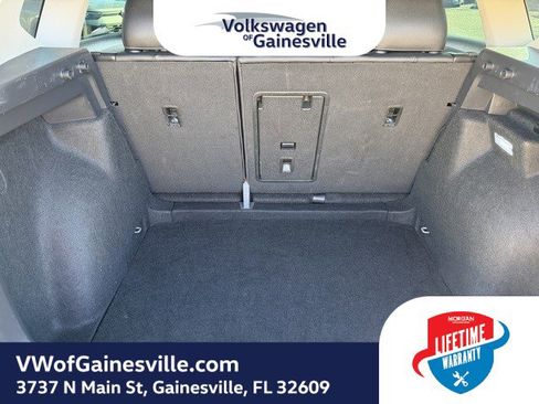 Certified 2024 Volkswagen Taos SE image 7