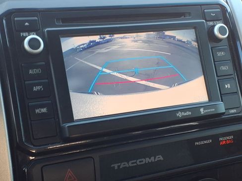 Used 2015 Toyota Tacoma PreRunner w/ SR5 Package image 21