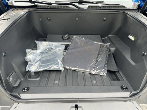 New 2025 Chevrolet Silverado EV LT image 31