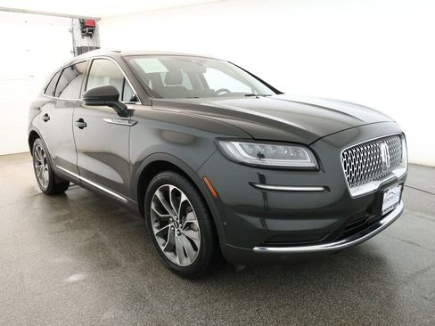 Used 2022 Lincoln Nautilus Reserve image 3