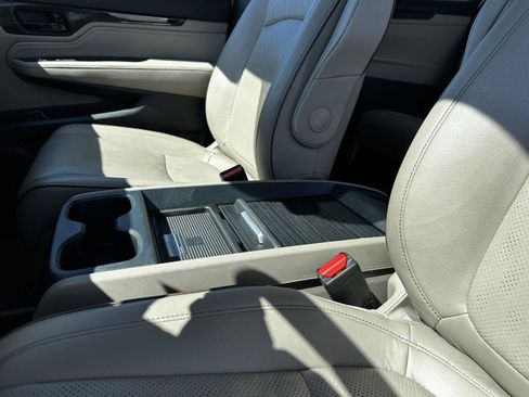 Certified 2024 Honda Odyssey Elite image 19