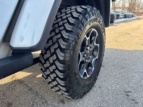 Used 2020 Jeep Gladiator Rubicon image 13