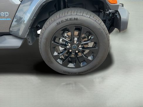 Certified 2025 Jeep Wrangler Unlimited Sahara AWD/4WD image 31