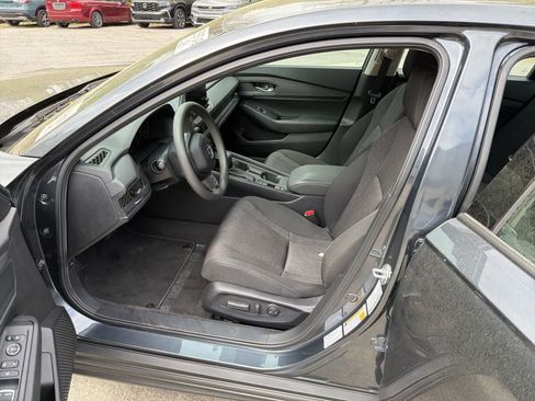 Certified 2025 Honda Accord SE image 16