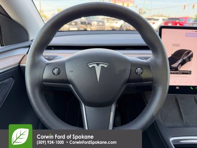 Used 2024 Tesla Model Y Long Range AWD/4WD image 25