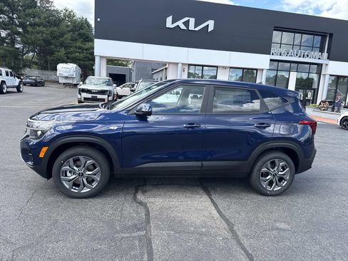 New 2026 Kia Seltos LX AWD/4WD image 2