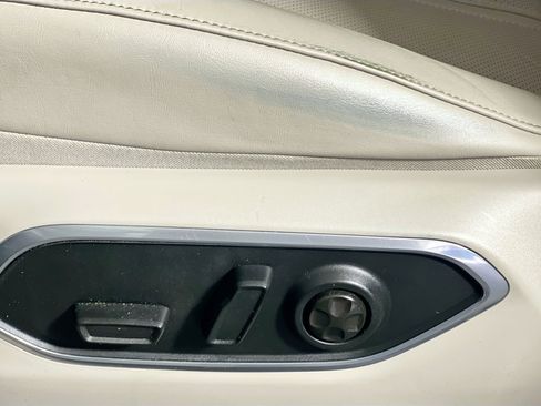 Used 2022 Jeep Wagoneer Series III w/ Convenience Group I image 13