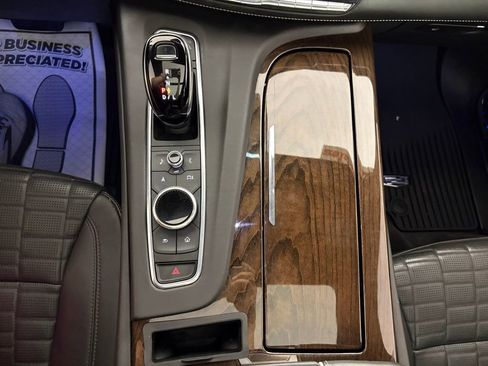 Used 2022 Cadillac Escalade Sport Platinum AWD/4WD image 31