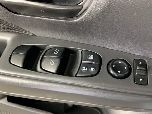 Used 2025 Nissan Kicks Play S FWD image 27