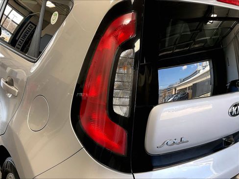 Used 2019 Kia Soul + w/ Audio Package FWD image 33