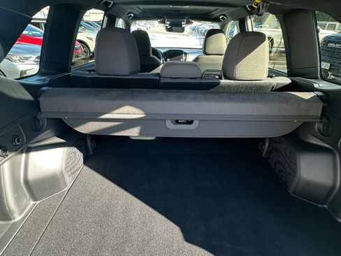 Used 2025 Subaru Forester Premium image 9