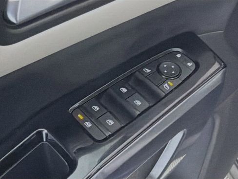 Used 2022 Nissan Pathfinder SL w/ SL Premium Package FWD image 22