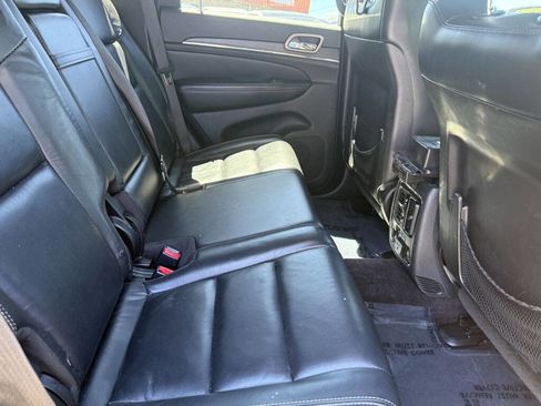 Used 2017 Jeep Grand Cherokee Limited RWD image 13