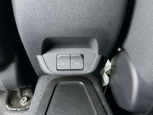 Used 2022 Nissan Leaf SV w/ SV Technology Package image 16