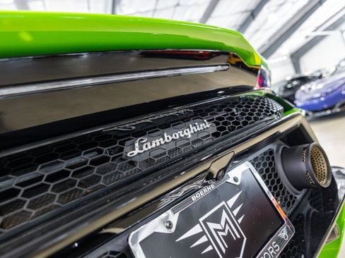 Used 2022 Lamborghini Huracan EVO RWD image 18