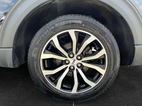 Used 2025 Ford Explorer ST-Line AWD/4WD image 8