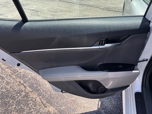 Used 2020 Toyota Camry XLE FWD image 12