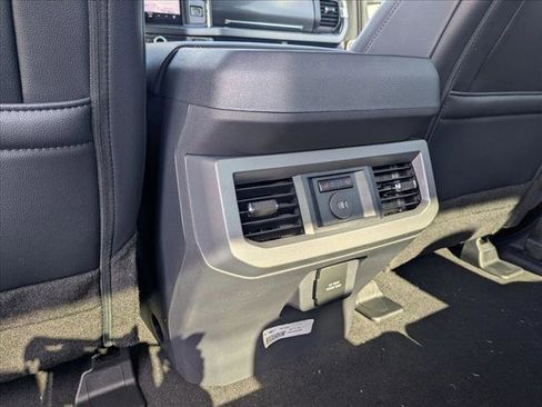 New 2026 Ford F250 Lariat w/ FX4 Off-Road Package AWD/4WD image 19