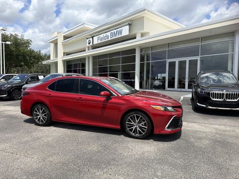 Used 2023 Toyota Camry XLE w/ Navigation Package FWD image 1