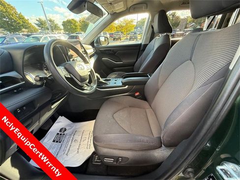 Used 2023 Toyota Highlander L image 18