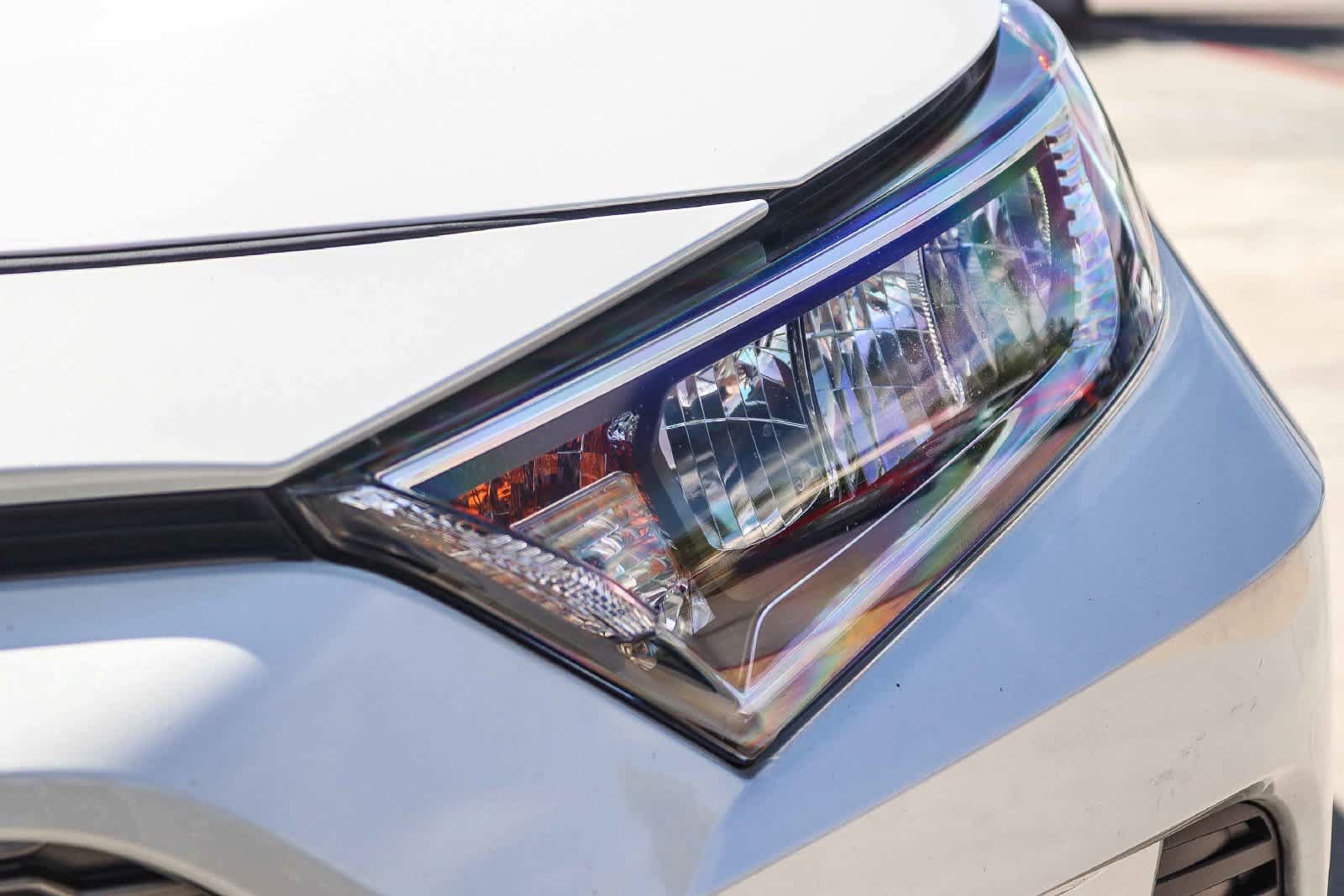 Used 2020 Toyota RAV4 Limited FWD image 10