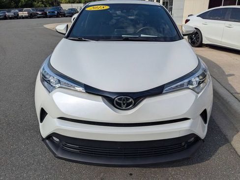 Used 2018 Toyota C-HR XLE FWD image 3