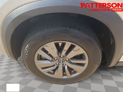 Used 2024 Nissan Pathfinder SV FWD image 23
