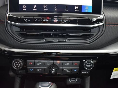 New 2026 Jeep Compass Trailhawk w/ Sun, Sound & Navigation Group AWD/4WD image 26