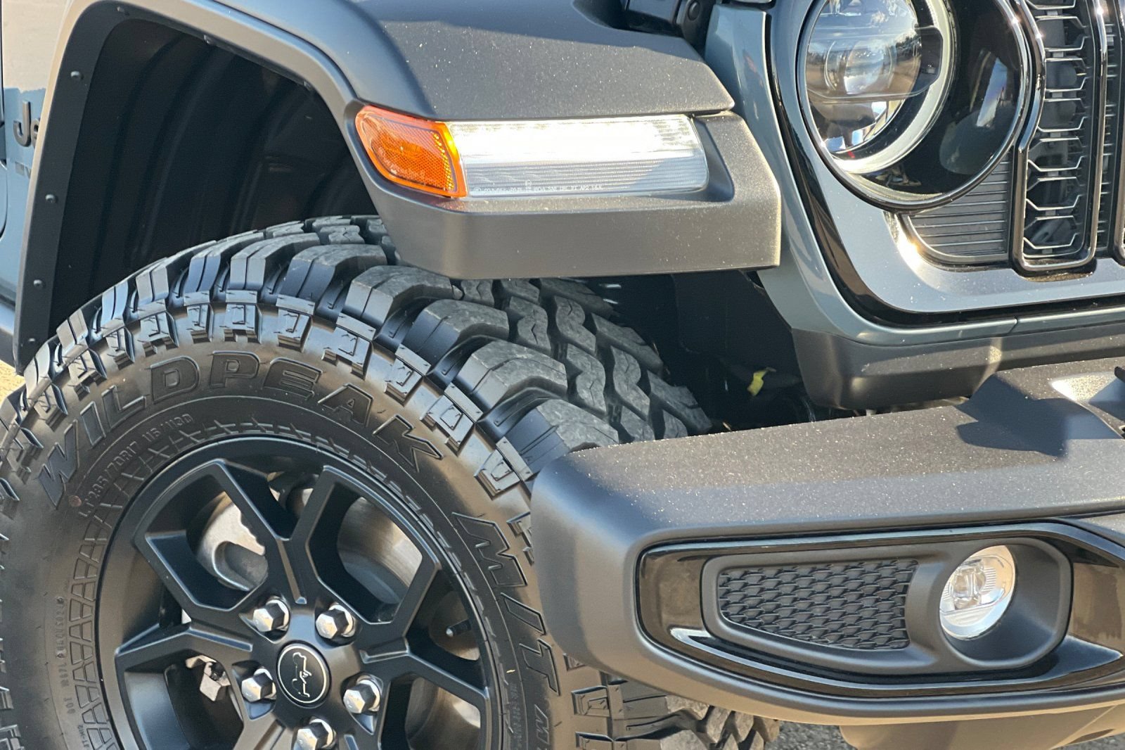 Used 2025 Jeep Wrangler Unlimited Sport AWD/4WD image 30