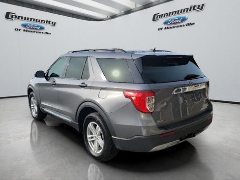 Used 2022 Ford Explorer XLT w/ Equipment Group 202A image 7