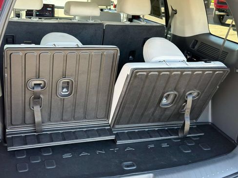 Used 2025 Hyundai Santa Fe SEL FWD image 7