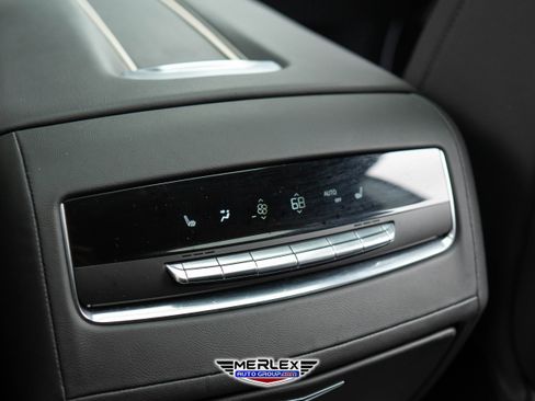 Used 2022 Cadillac Escalade ESV Premium Luxury image 23