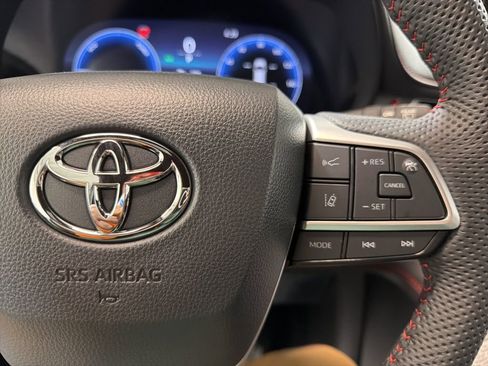 Used 2026 Toyota Sienna XSE image 26