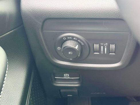 New 2026 Jeep Grand Cherokee Limited AWD/4WD image 17