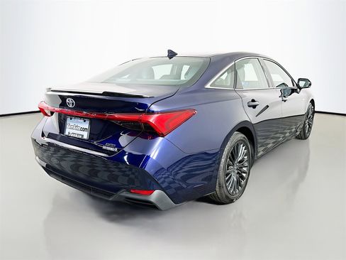 Certified 2021 Toyota Avalon XSE image 7