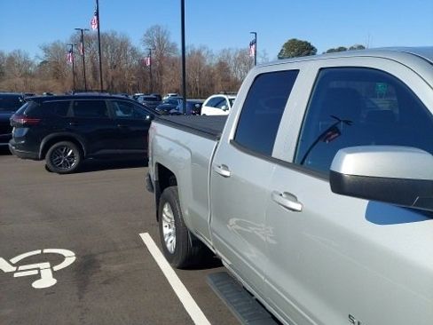 Used 2017 Chevrolet Silverado 1500 LT w/ All Star Edition image 10